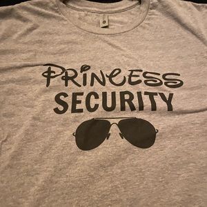 Size large  Small shop Disney shirt